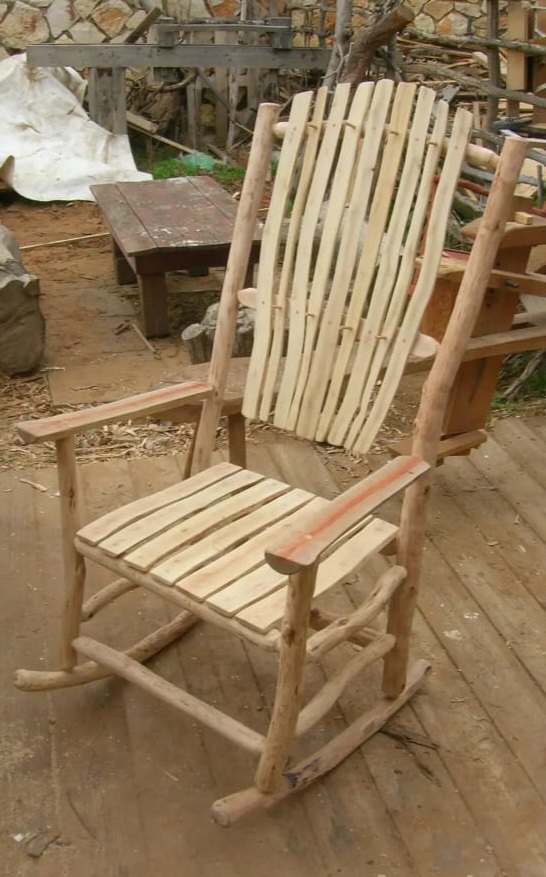 בניית כסא נדנדה מעץ